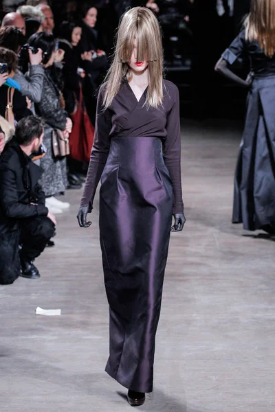Look 11